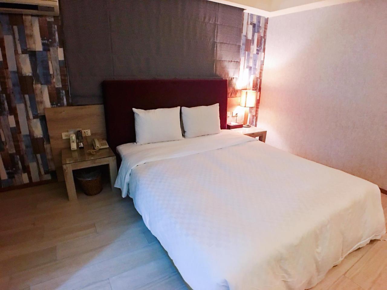 Love Hotel Taipei Esterno foto